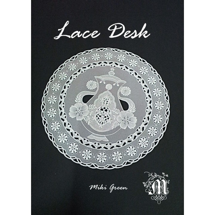 Lace desk - Miki Green