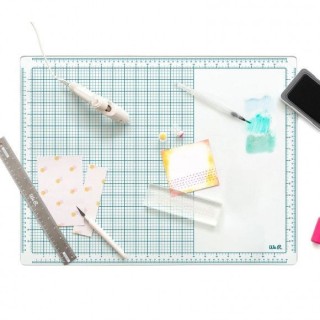 (660657)We R Memory Keepers • Mixed media glass mat