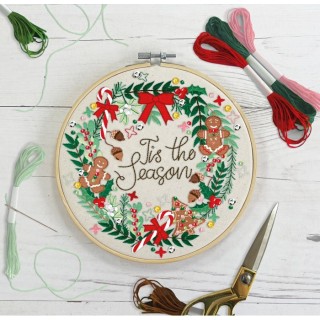 (SEW106013)Embroidery Kit – Christmas Wreath